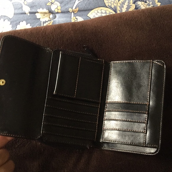 Wallet NWOT - Picture 2 of 6